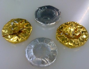 photo1 300x234 Diefold Wrapping for Candy and Small Items